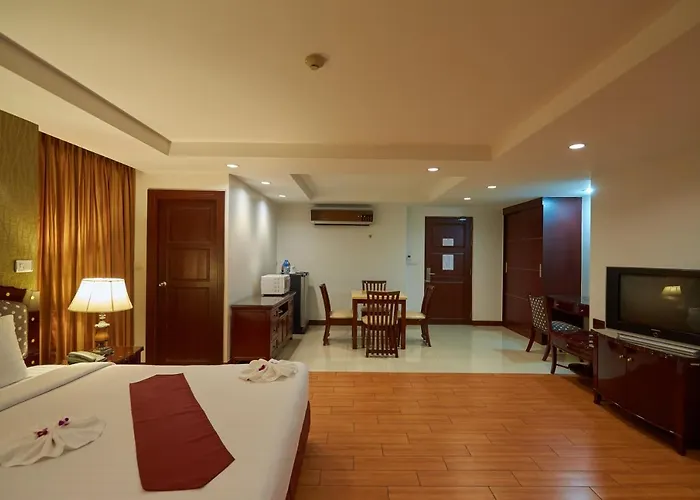 Nana Hiso Hotel 3*