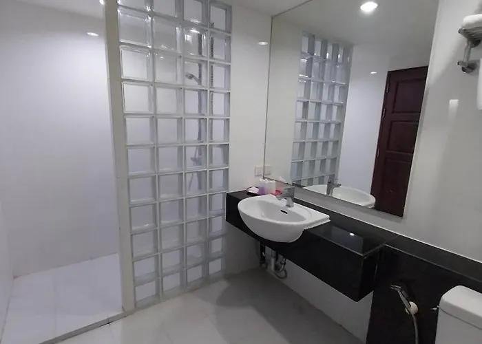 Nana Hiso Hotel 3*